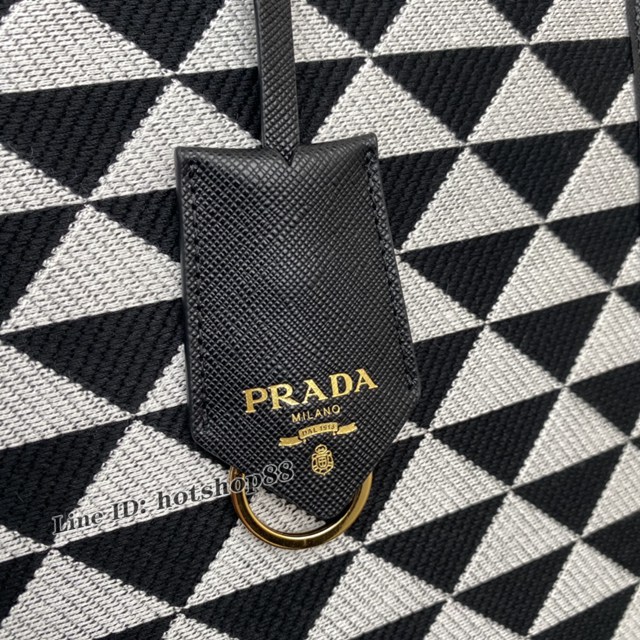 Prada專櫃新款刺繡織物包 1BA356 普拉達大號無長肩帶刺繡托特包 csp1484